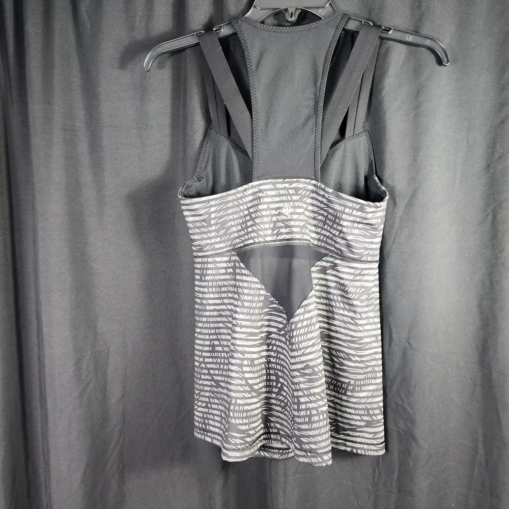 Lululemon Moisture‎ Wicking Racerback Athletic Tank Top Women Size see photo